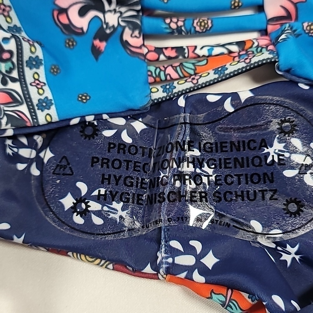 2 Multicolor Victoria’s Secret Bikini Top + bottom - Picture 3 of 7